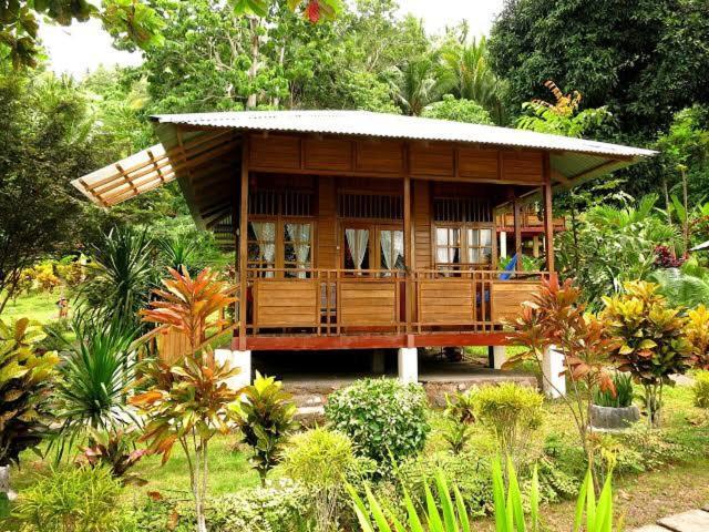 Two Fish Resort Lembeh Bitung Exterior foto